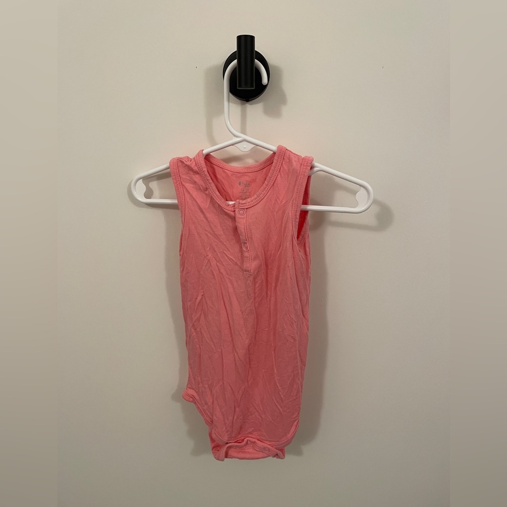 Kyte Baby tank top body suit size 12-18 months. Snaps at bottom.